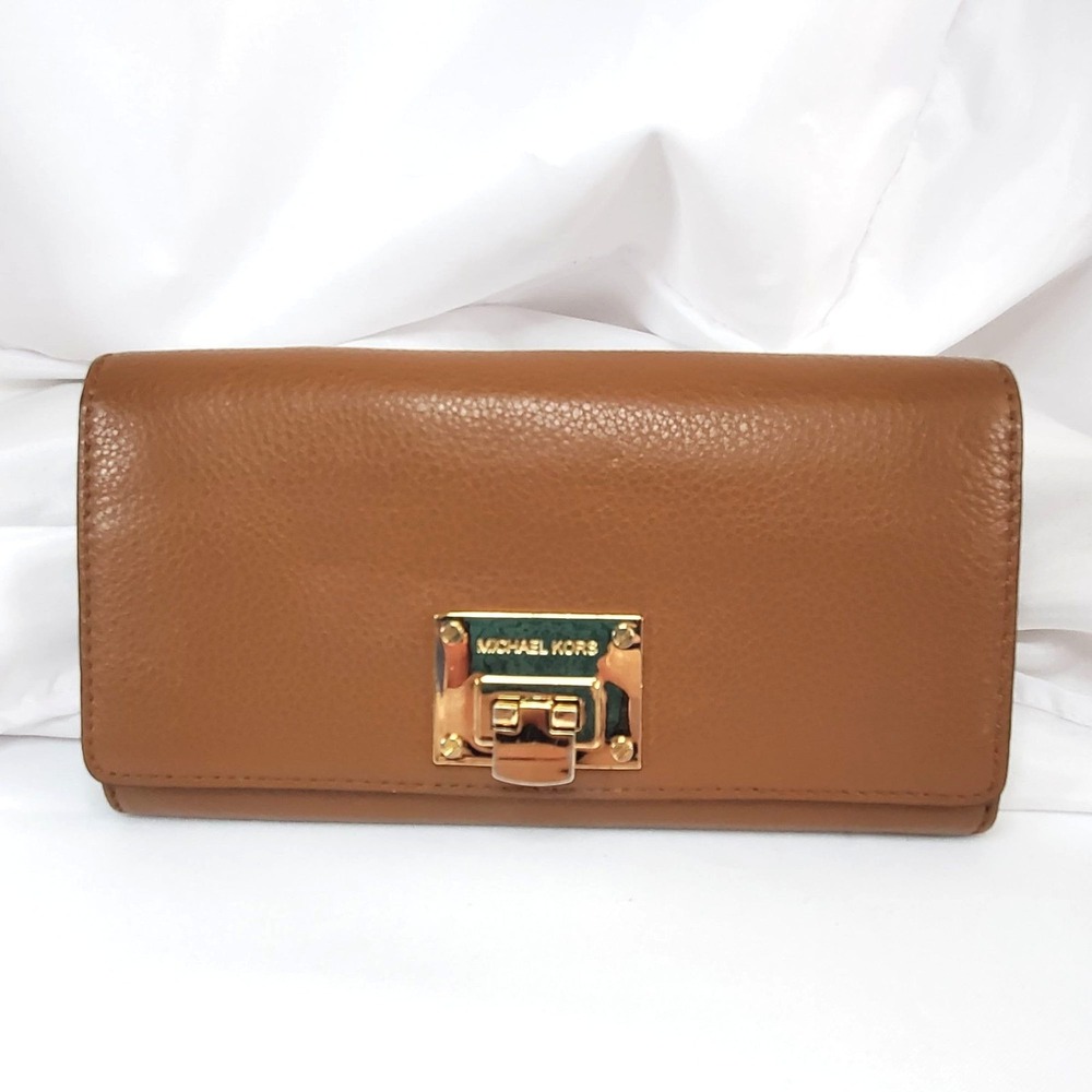 Michael Kors Astrid Carryall Wallet Tan Leather With Gold-Tone Lock Closure